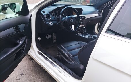 Mercedes-Benz C-Класс, 2011 год, 1 100 000 рублей, 5 фотография