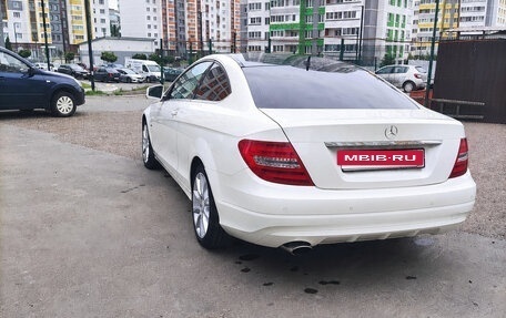 Mercedes-Benz C-Класс, 2011 год, 1 100 000 рублей, 4 фотография