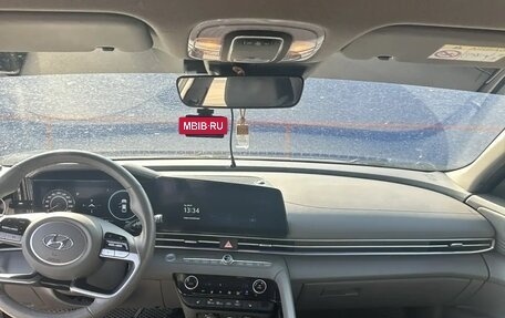 Hyundai Elantra, 2022 год, 2 000 000 рублей, 5 фотография