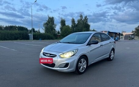 Hyundai Solaris II рестайлинг, 2011 год, 590 000 рублей, 2 фотография