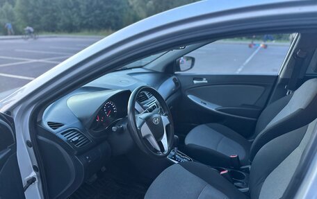 Hyundai Solaris II рестайлинг, 2011 год, 590 000 рублей, 11 фотография