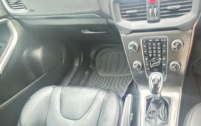 Volvo V40 II рестайлинг, 2013 год, 950 000 рублей, 1 фотография