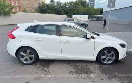 Volvo V40 II рестайлинг, 2013 год, 950 000 рублей, 9 фотография