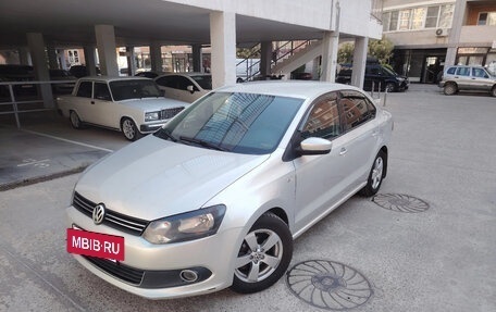 Volkswagen Polo VI (EU Market), 2011 год, 670 000 рублей, 2 фотография