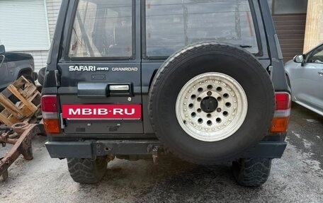 Nissan Safari IV, 1993 год, 900 000 рублей, 4 фотография