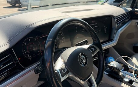 Volkswagen Touareg III, 2018 год, 5 800 000 рублей, 1 фотография