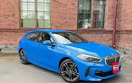 BMW 1 серия, 2019 год, 2 200 000 рублей, 3 фотография