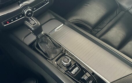 Volvo XC60 II, 2018 год, 3 125 000 рублей, 18 фотография