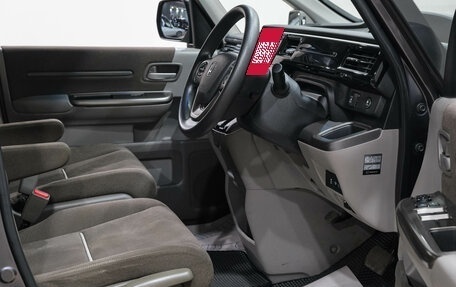 Honda Stepwgn IV, 2017 год, 2 099 000 рублей, 13 фотография
