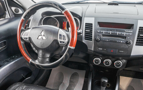 Mitsubishi Outlander III рестайлинг 3, 2007 год, 999 000 рублей, 16 фотография