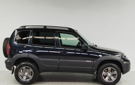 Chevrolet Niva I рестайлинг, 2017 год, 795 000 рублей, 4 фотография