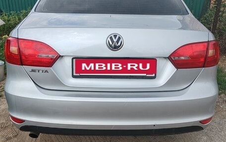 Volkswagen Jetta VI, 2013 год, 750 000 рублей, 2 фотография