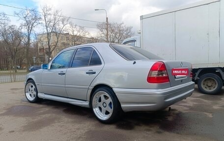 Mercedes-Benz C-Класс, 1994 год, 500 000 рублей, 2 фотография