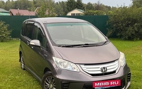 Honda Freed I, 2014 год, 1 000 000 рублей, 8 фотография
