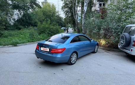 Mercedes-Benz E-Класс, 2011 год, 1 400 000 рублей, 2 фотография