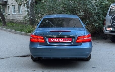 Mercedes-Benz E-Класс, 2011 год, 1 400 000 рублей, 4 фотография