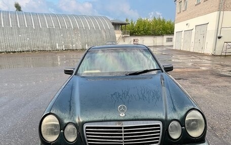 Mercedes-Benz E-Класс, 1997 год, 350 000 рублей, 2 фотография