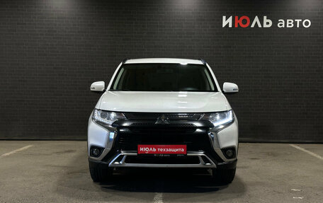 Mitsubishi Outlander III рестайлинг 3, 2021 год, 2 270 000 рублей, 2 фотография