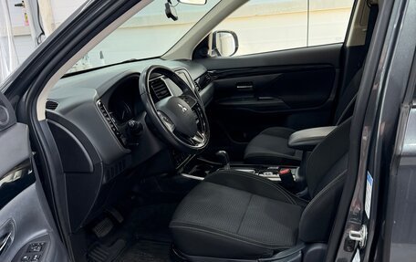 Mitsubishi Outlander III рестайлинг 3, 2019 год, 1 800 000 рублей, 9 фотография