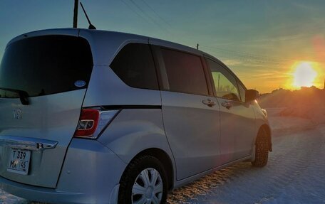 Honda Freed I, 2015 год, 1 250 000 рублей, 4 фотография