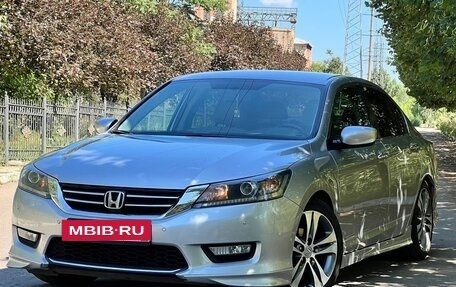 Honda Accord IX рестайлинг, 2015 год, 1 700 000 рублей, 2 фотография