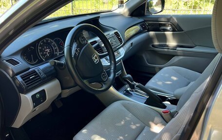 Honda Accord IX рестайлинг, 2015 год, 1 700 000 рублей, 5 фотография