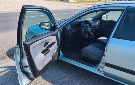Mitsubishi Carisma I, 2003 год, 410 000 рублей, 13 фотография