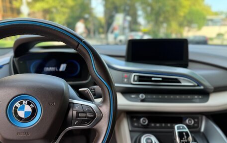 BMW i8 I рестайлинг, 2016 год, 5 750 000 рублей, 15 фотография