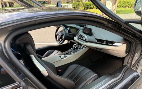 BMW i8 I рестайлинг, 2016 год, 5 750 000 рублей, 12 фотография