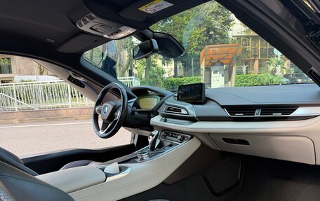 BMW i8 I рестайлинг, 2016 год, 5 750 000 рублей, 13 фотография