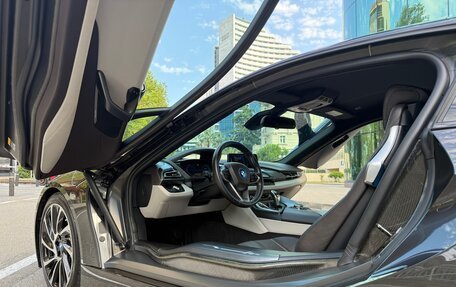 BMW i8 I рестайлинг, 2016 год, 5 750 000 рублей, 10 фотография