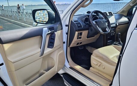 Toyota Land Cruiser Prado 150 рестайлинг 2, 2014 год, 3 500 000 рублей, 10 фотография