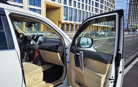 Toyota Land Cruiser Prado 150 рестайлинг 2, 2014 год, 3 500 000 рублей, 18 фотография