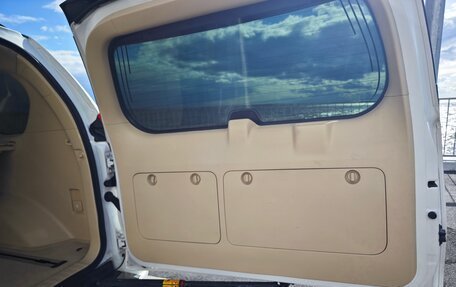 Toyota Land Cruiser Prado 150 рестайлинг 2, 2014 год, 3 500 000 рублей, 27 фотография