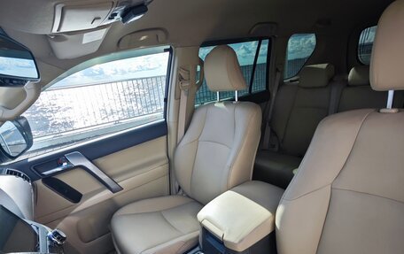 Toyota Land Cruiser Prado 150 рестайлинг 2, 2014 год, 3 500 000 рублей, 37 фотография