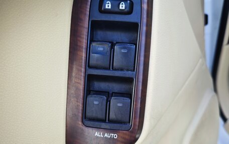 Toyota Land Cruiser Prado 150 рестайлинг 2, 2014 год, 3 500 000 рублей, 36 фотография