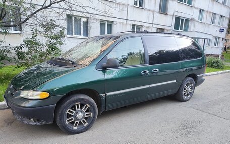 Chrysler Voyager III, 1996 год, 250 000 рублей, 1 фотография