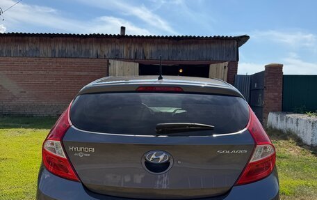 Hyundai Solaris II рестайлинг, 2013 год, 900 000 рублей, 4 фотография