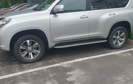 Toyota Land Cruiser Prado 150 рестайлинг 2, 2010 год, 2 359 000 рублей, 7 фотография