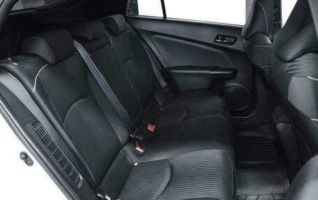 Toyota Prius IV XW50, 2019 год, 2 149 000 рублей, 13 фотография