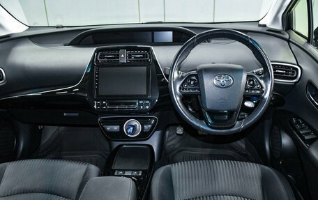 Toyota Prius IV XW50, 2019 год, 2 149 000 рублей, 16 фотография