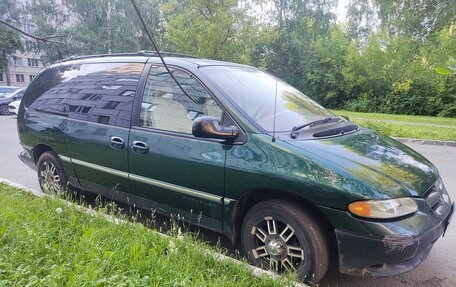 Chrysler Voyager III, 1996 год, 250 000 рублей, 2 фотография