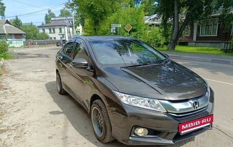 Honda Grace I, 2015 год, 1 050 000 рублей, 2 фотография