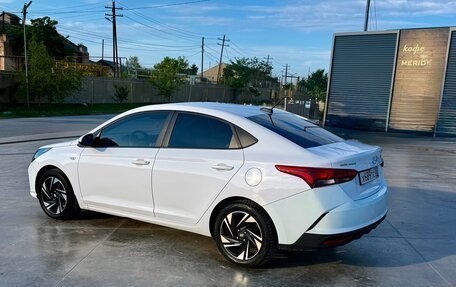 Hyundai Solaris II рестайлинг, 2021 год, 1 370 000 рублей, 3 фотография