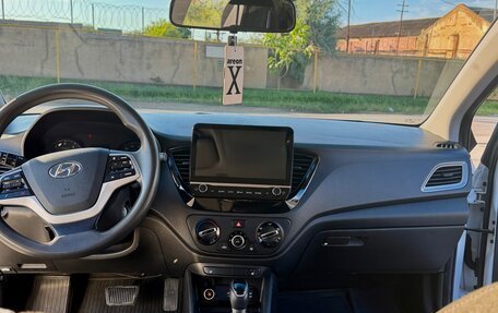 Hyundai Solaris II рестайлинг, 2021 год, 1 370 000 рублей, 6 фотография