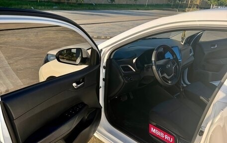 Hyundai Solaris II рестайлинг, 2021 год, 1 370 000 рублей, 5 фотография