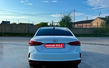 Hyundai Solaris II рестайлинг, 2021 год, 1 370 000 рублей, 4 фотография