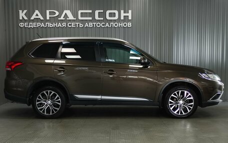 Mitsubishi Outlander III рестайлинг 3, 2015 год, 1 702 000 рублей, 6 фотография