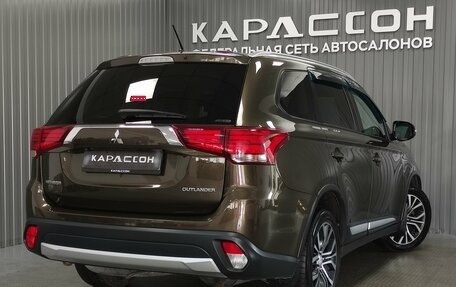 Mitsubishi Outlander III рестайлинг 3, 2015 год, 1 702 000 рублей, 2 фотография