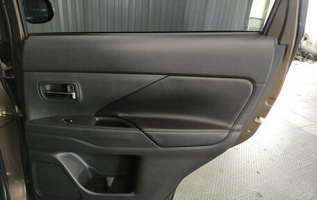 Mitsubishi Outlander III рестайлинг 3, 2015 год, 1 702 000 рублей, 17 фотография